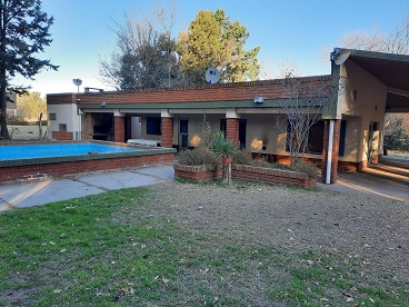 CASA-QUINTA  SOBRE RUTA CINCUNVALACION Y 24